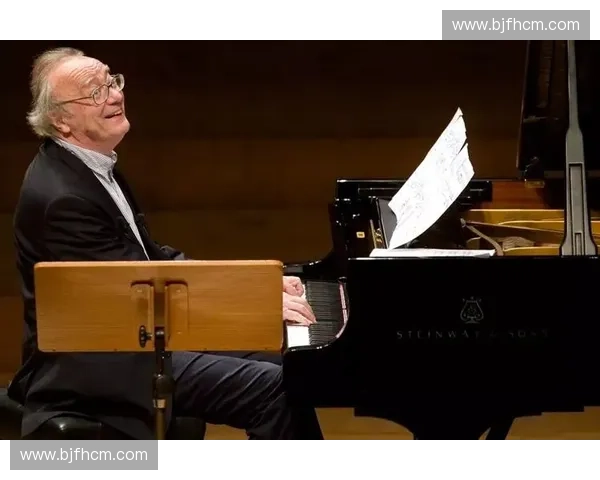 以节奏掌控为核心探讨音乐创作中的节奏结构与情感表达技巧